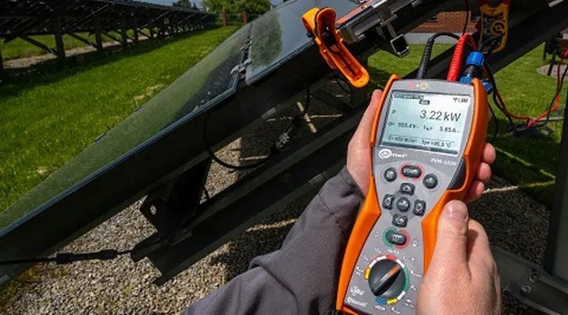 Pomiary paneli fotowoltaicznych miernikiem Sonel PVM-1020